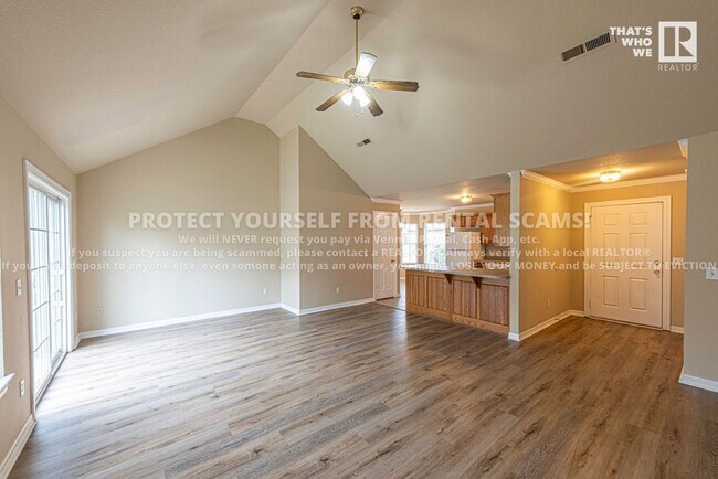 Foto del edificio - 245 Ravenwood