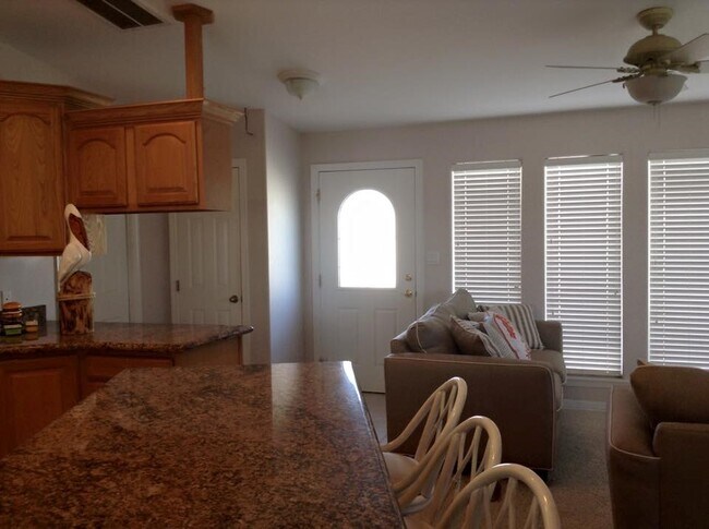 Building Photo - 145 E Bonnet Cir