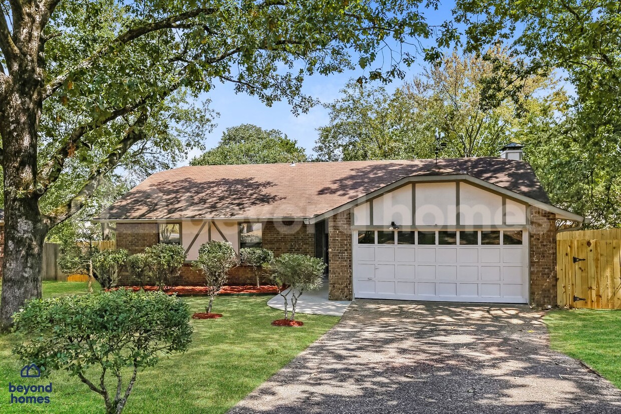 Primary Photo - Beautifully Renovated Home in Maumelle!