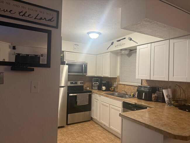Foto del edificio - 6005 Fortuna Rd NW
