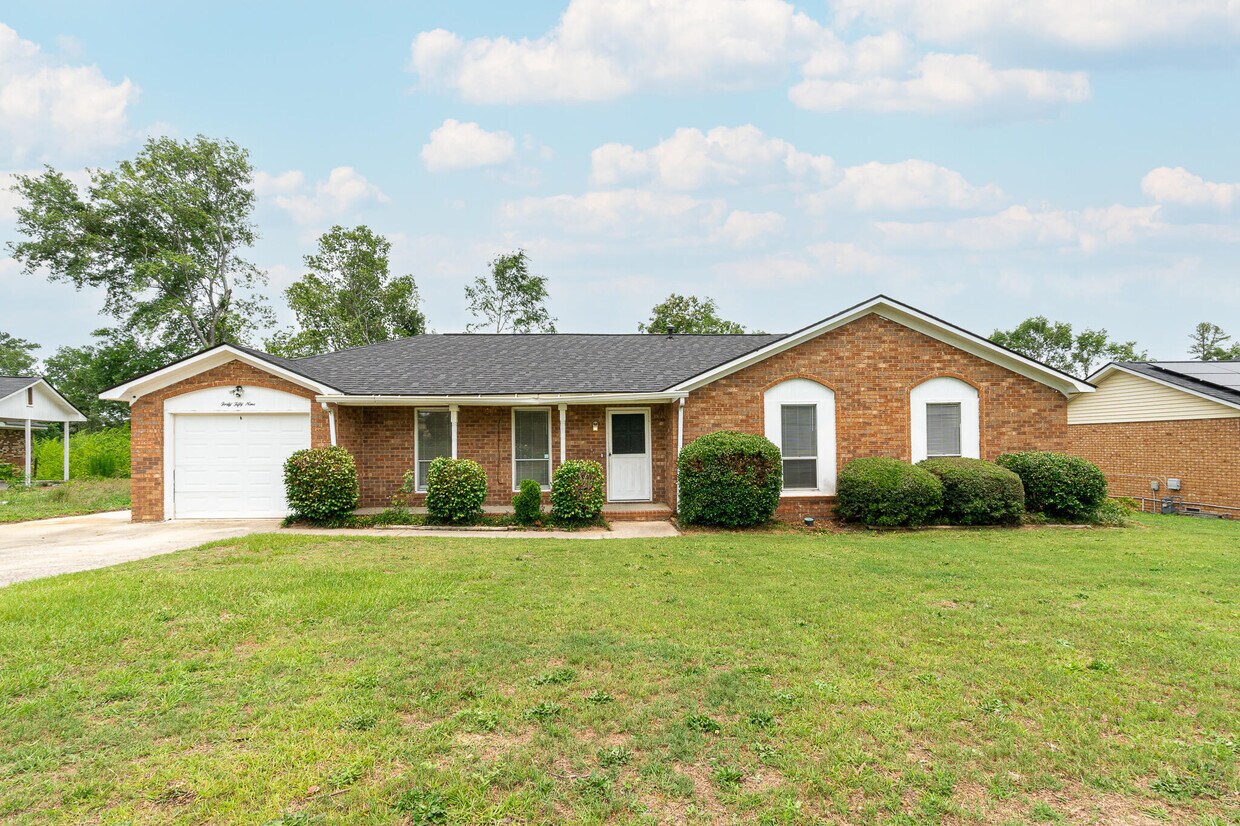Foto principal - 4059 Old Trail Rd