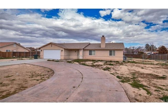 Building Photo - 15987 Barranca Way