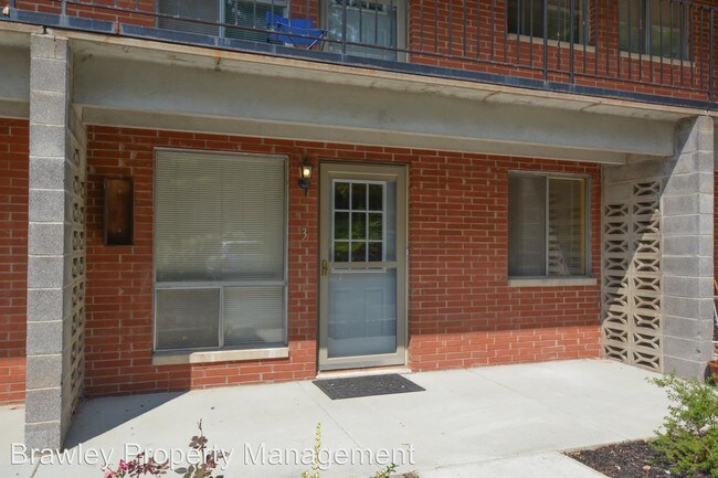 Building Photo - 828 W Dixie St