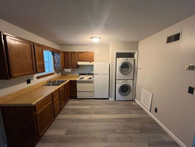 Foto del edificio - 621 Pan Gap Rd