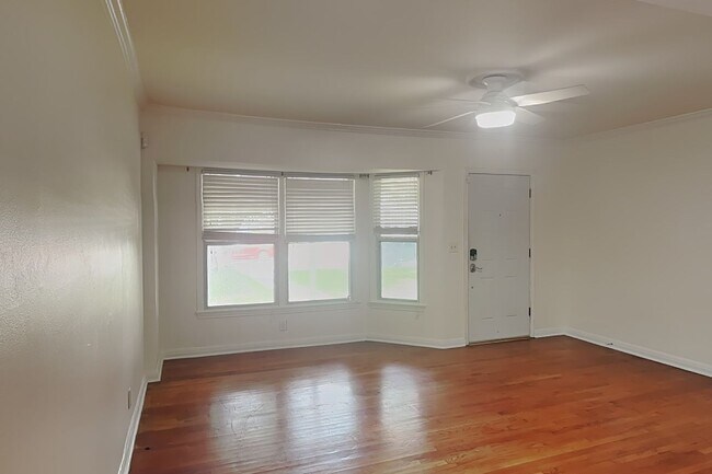 Building Photo - Historic Crestwood Charm, Modern Updates & an Unbeatable Location!