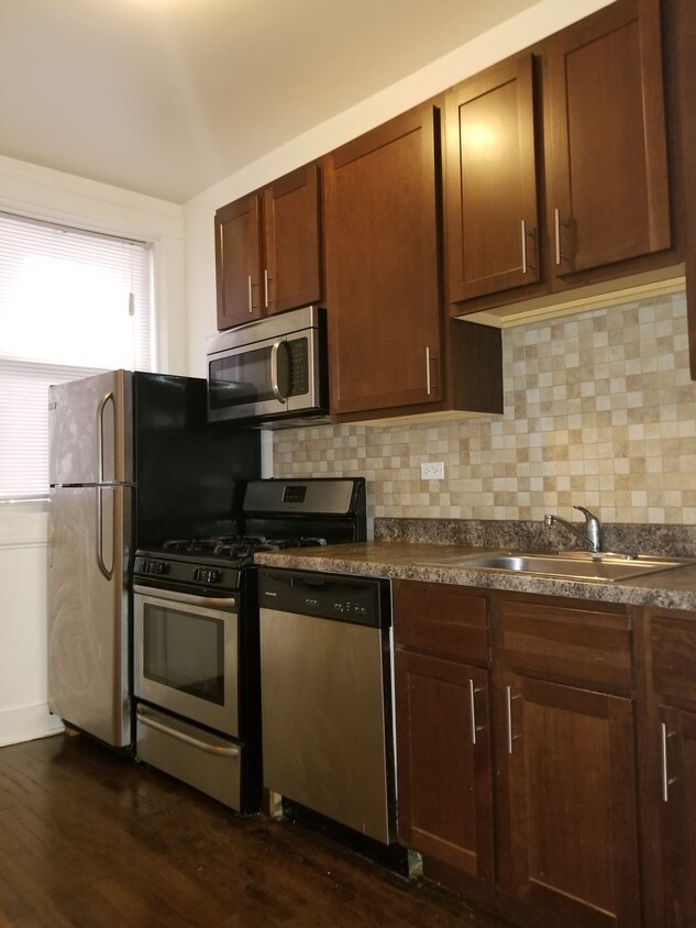Primary Photo - 4423 N Hazel St