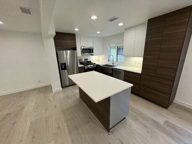 Foto del edificio - 431 N Alhambra Ave