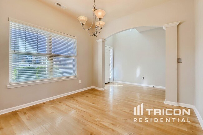 Foto del edificio - 143 Biscayne Terrace