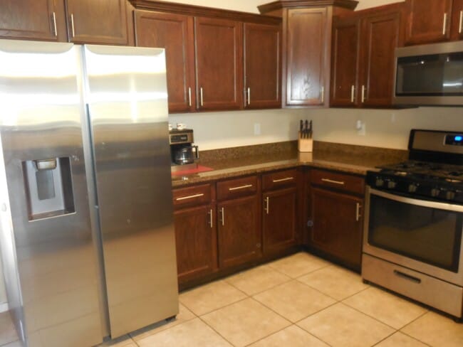 Building Photo - 14260 Hacienda Rock Dr