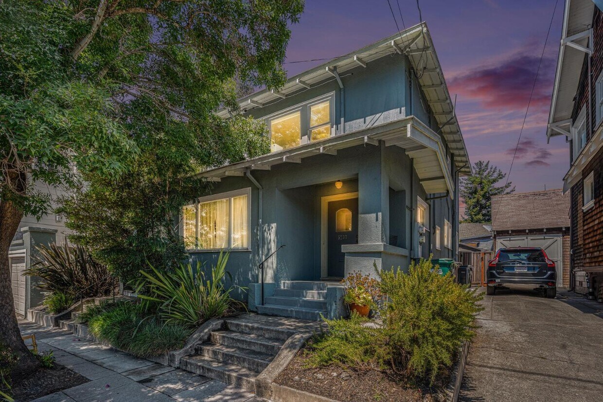 Primary Photo - 5737 Claremont Ave