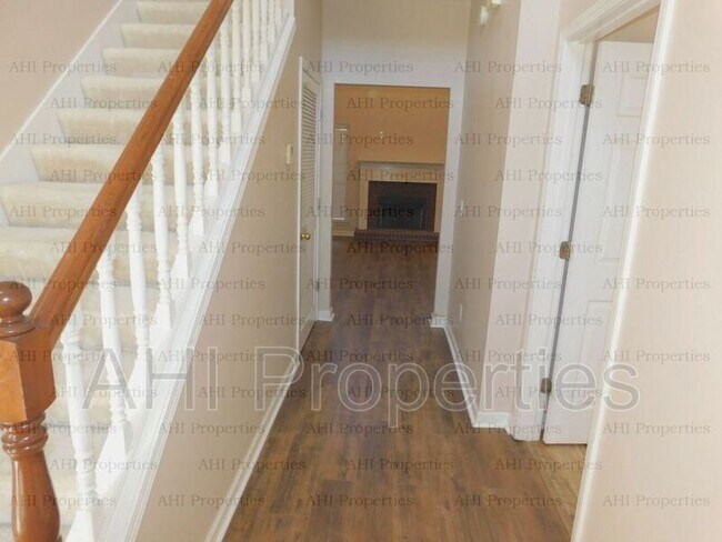Building Photo - 7503 Spencer Ln