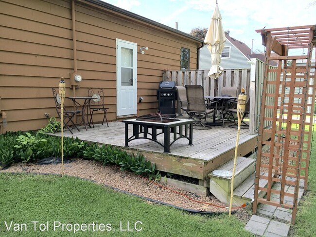 Foto del edificio - 1 br, 1 bath House - 202 Dane Street