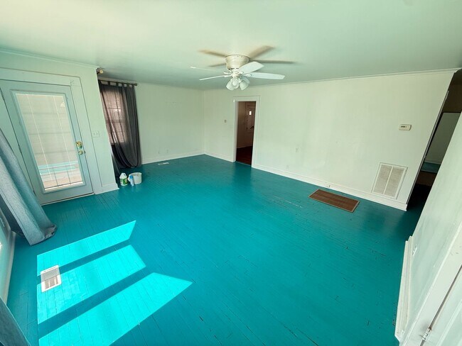 Foto del edificio - 1357 S Florence Ave