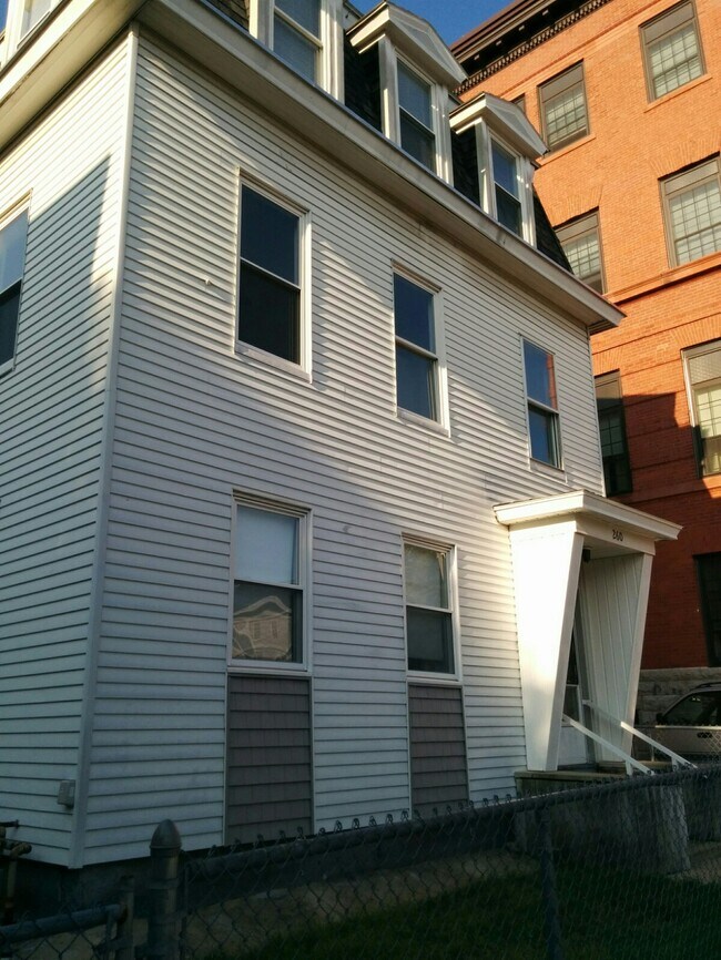 Foto del edificio - 260 Cedar St