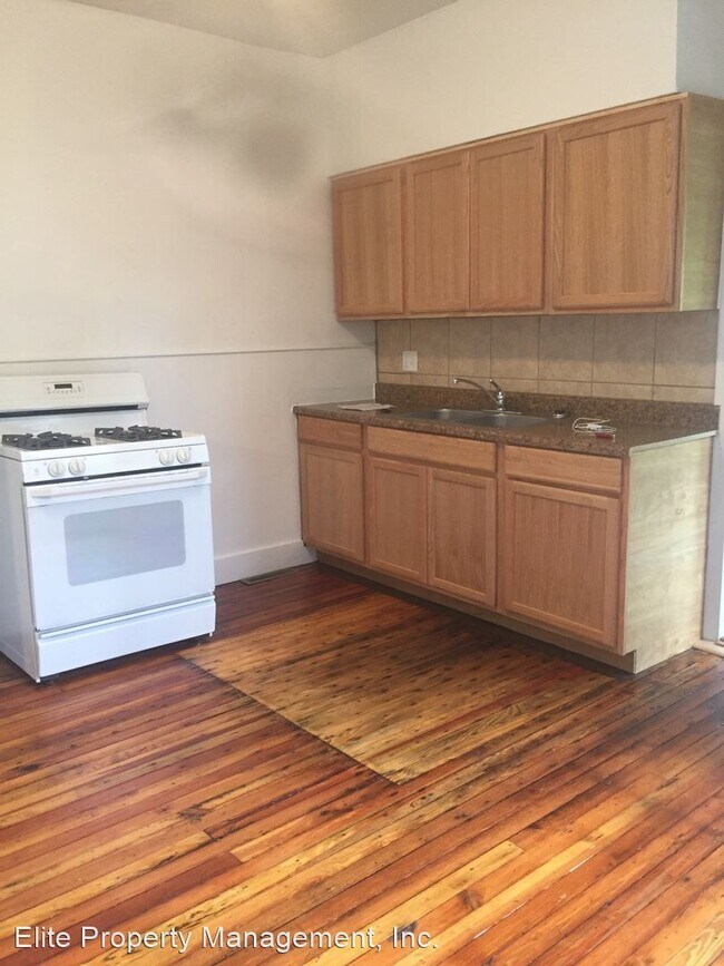 Building Photo - 1 br, 1 bath House - 229 Front St., Apt. 1
