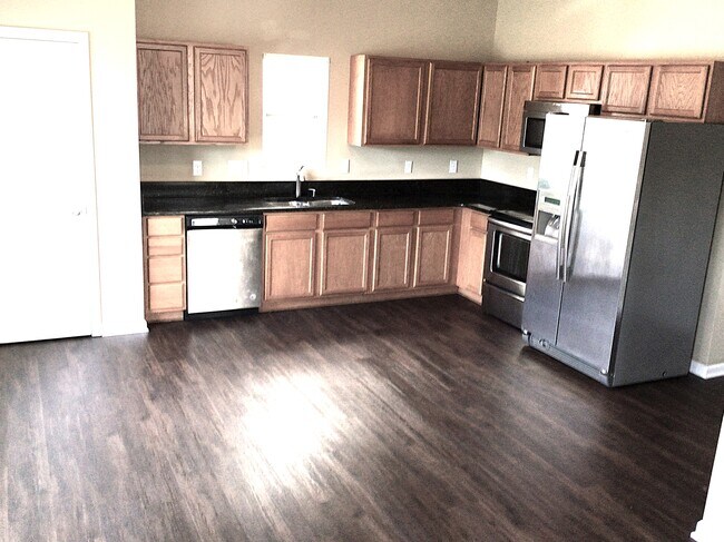 Building Photo - 922 Wolfpack Way