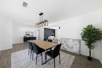 Building Photo - 6211 Dumfries Dr