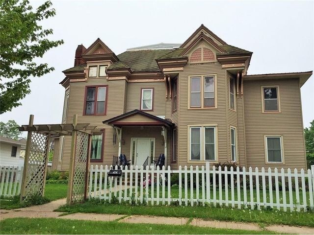 Primary Photo - 422 W 5th St