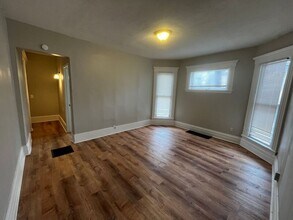 Building Photo - 14 Beechwood St