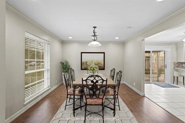 Building Photo - 5618 Bankside Dr