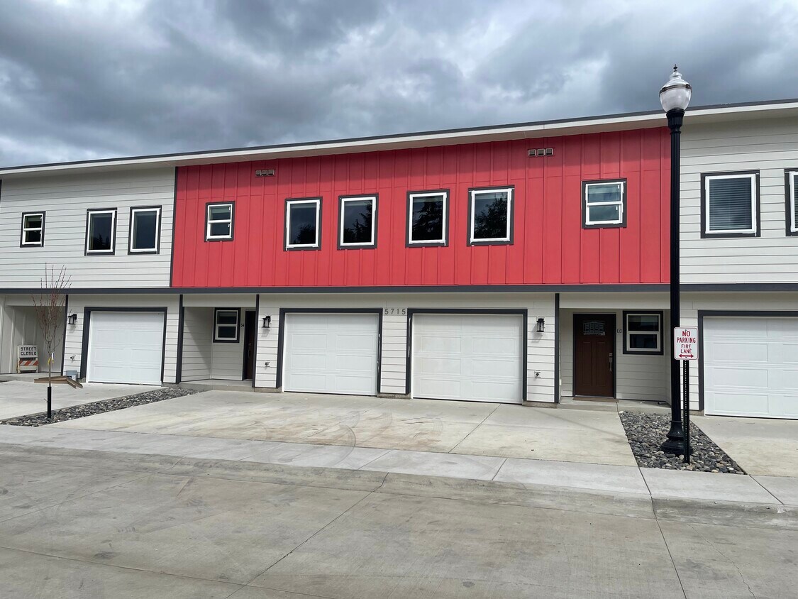 Foto principal - 5715 NE 74th Ct