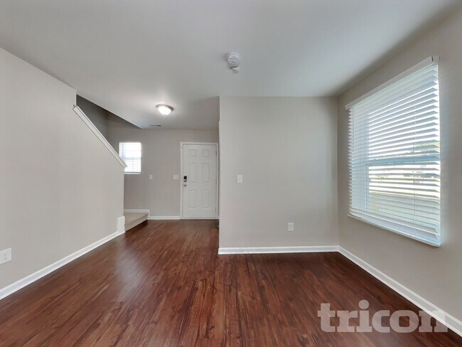 Foto del edificio - 226 Hallow Oak St