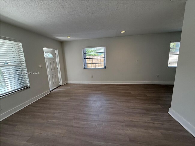 Building Photo - 1807 NW 33rd St