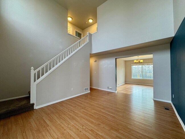 Foto del edificio - Beautiful & Updated 4 Bedroom / 3.5 Bath Home – Available Now!