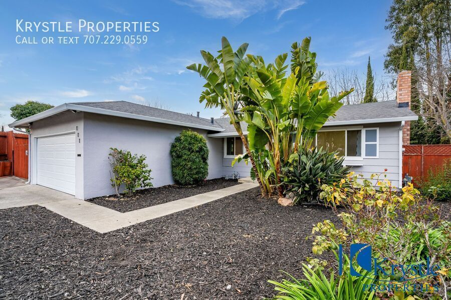 Foto principal - Gorgeous 3 BD/3 BA Vallejo Home Available ...