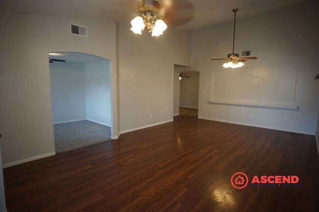 Foto del edificio - Beautiful Home in Northwest Bakersfield!