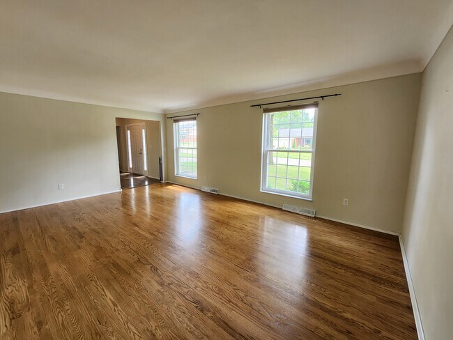 Foto del edificio - 720 Woodfield Dr