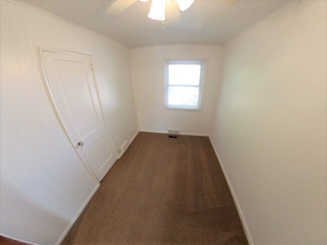 Building Photo - 135 N Bryan Ave