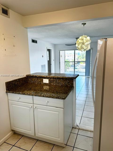 Building Photo - 610 Tennis Club Dr
