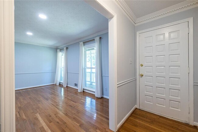 Foto del edificio - 5762 Fairfield Pl