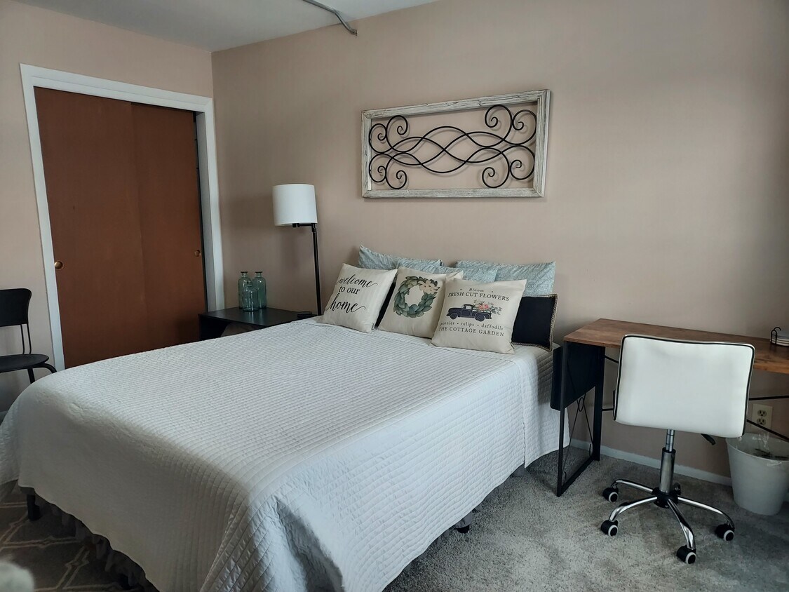 9500 N Green Bay Rd Unit 304, Brown Deer, WI 53209 Condo for Rent in