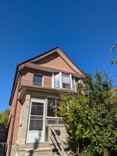 Building Photo - 94 Aldwych Av