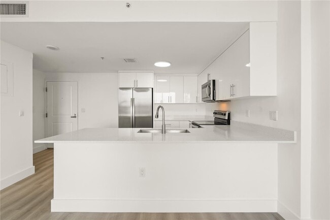 Building Photo - 1250 S Miami Ave