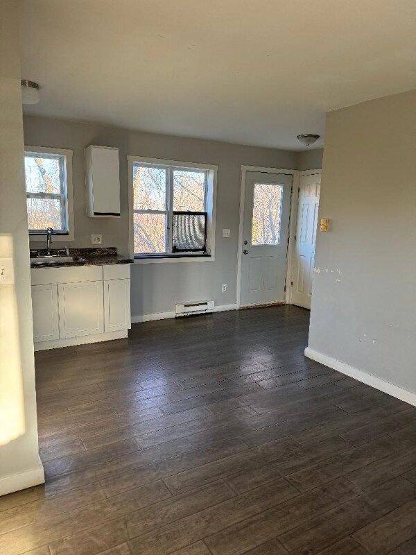 3850 N Shore Dr Unit 7, Menominee, MI 49858 Room for Rent in