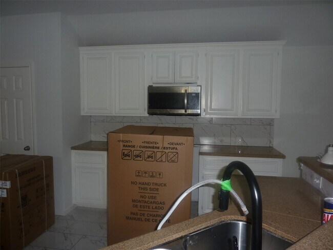 Foto del edificio - 919 Spring Source Pl