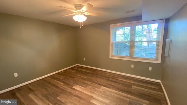 Foto del edificio - 1524 Marlborough Ct