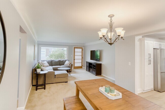 Foto del edificio - 1805 Beaconwood Ave