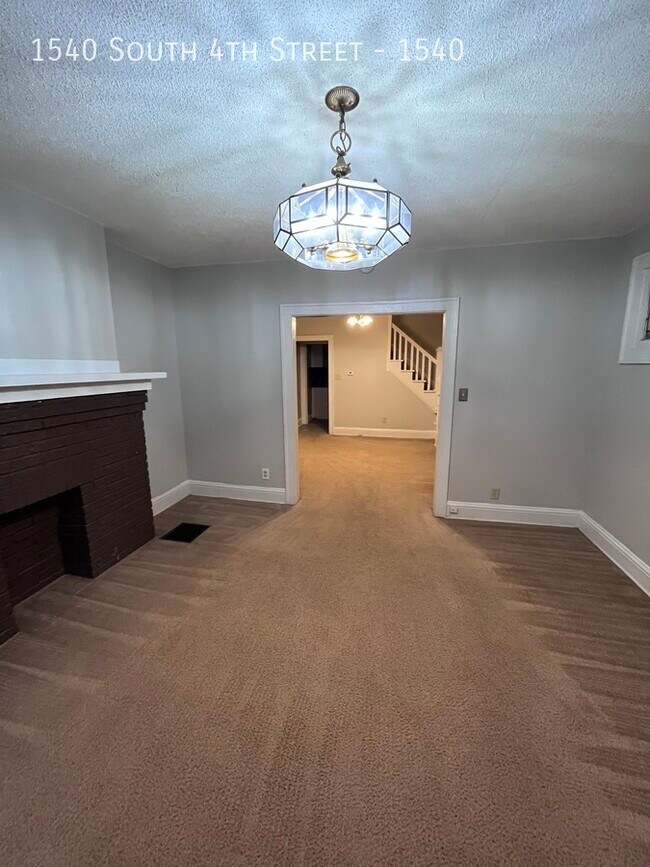 Foto del edificio - Huge Merion Village 3-Bed Duplex!