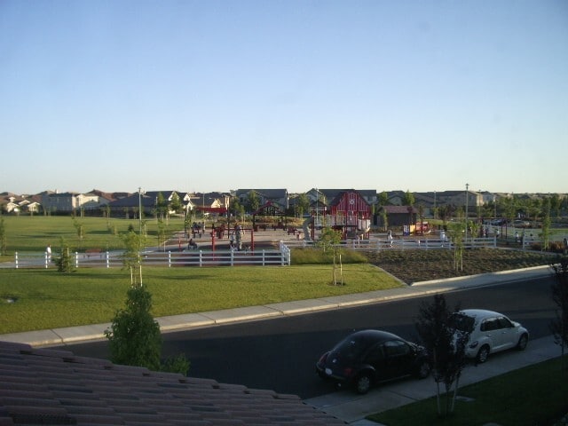 Foto del edificio - Discover Your Dream Home in Elk Grove!