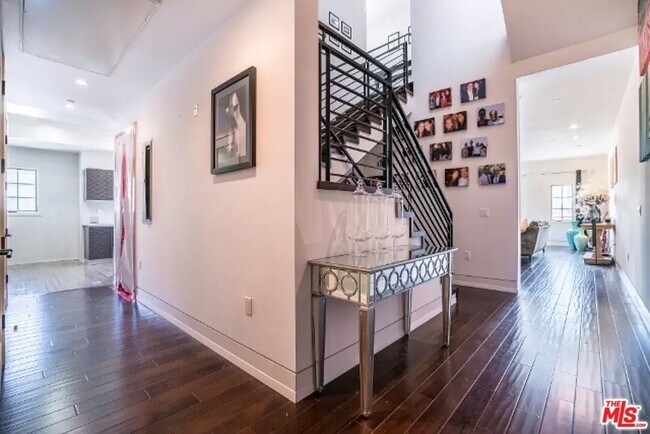 Foto del edificio - 225 S Hamilton Dr