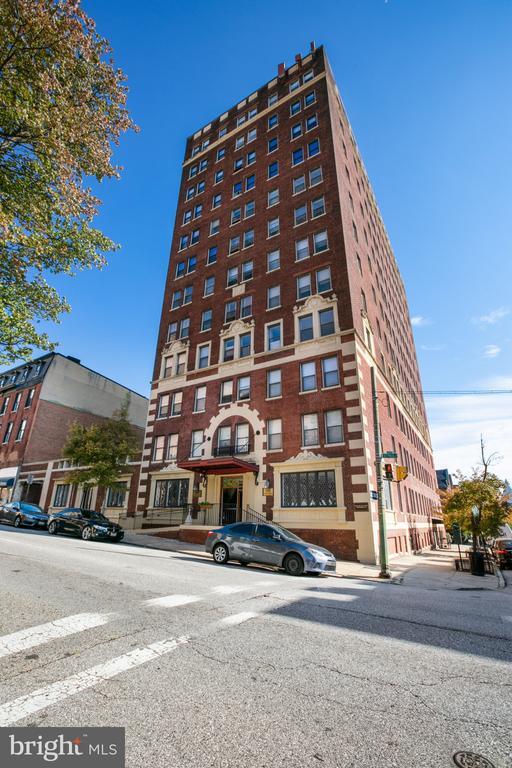 Building Photo - 1001 St Paul St