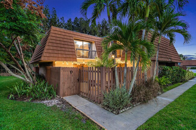 Building Photo - 825 Center St