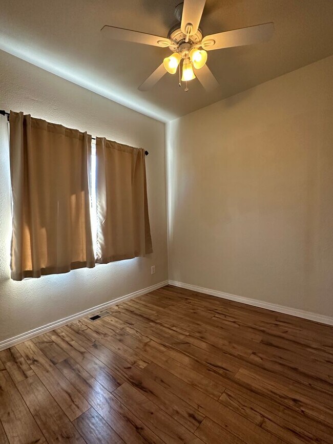 Foto del edificio - Fantastic 2-plus bedroom 1 bath rambler located in wonderful Eatonville!