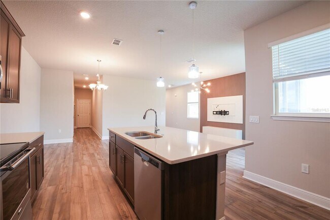 Building Photo - 1330 Merrydale Wy