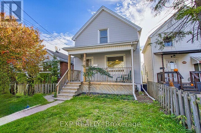 Building Photo - 118 Garside Ave N