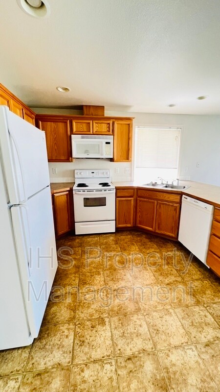 Building Photo - 4010 Dartmoor Ln
